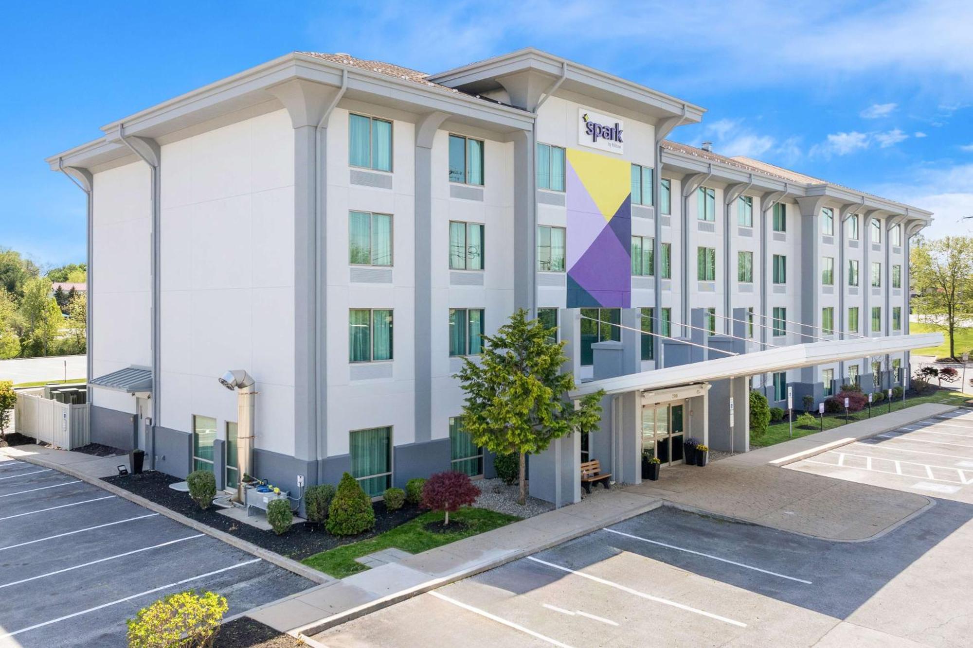 Spark By Hilton Экстон Экстерьер фото